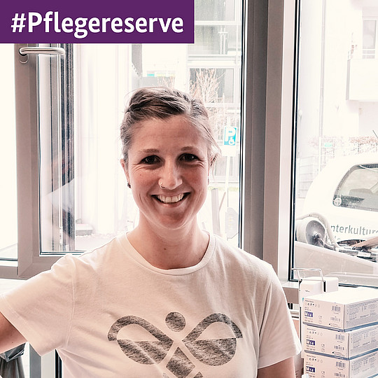 Portrait von Pflegereservistin Dinah.